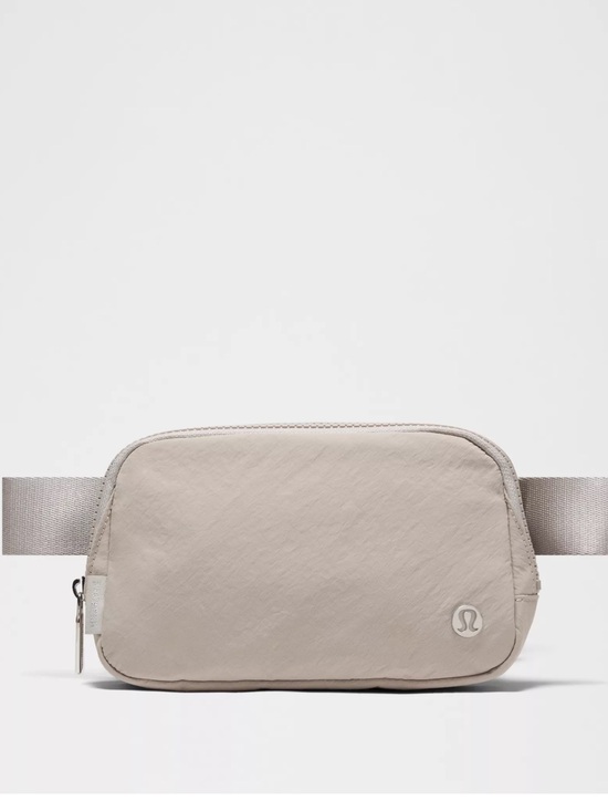 lululemon athletica Handbags - lululemon athletica crossbody 1L Everywhere Belt Bag - Light Beige 100% original